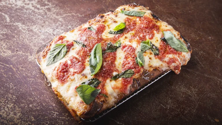 Why Pizza Will Always Be a Favorite Food: A Slice of Happiness